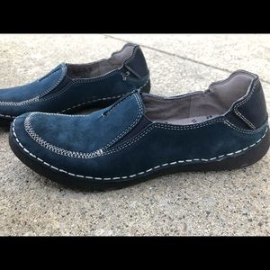 Naturalizer slip-ons
